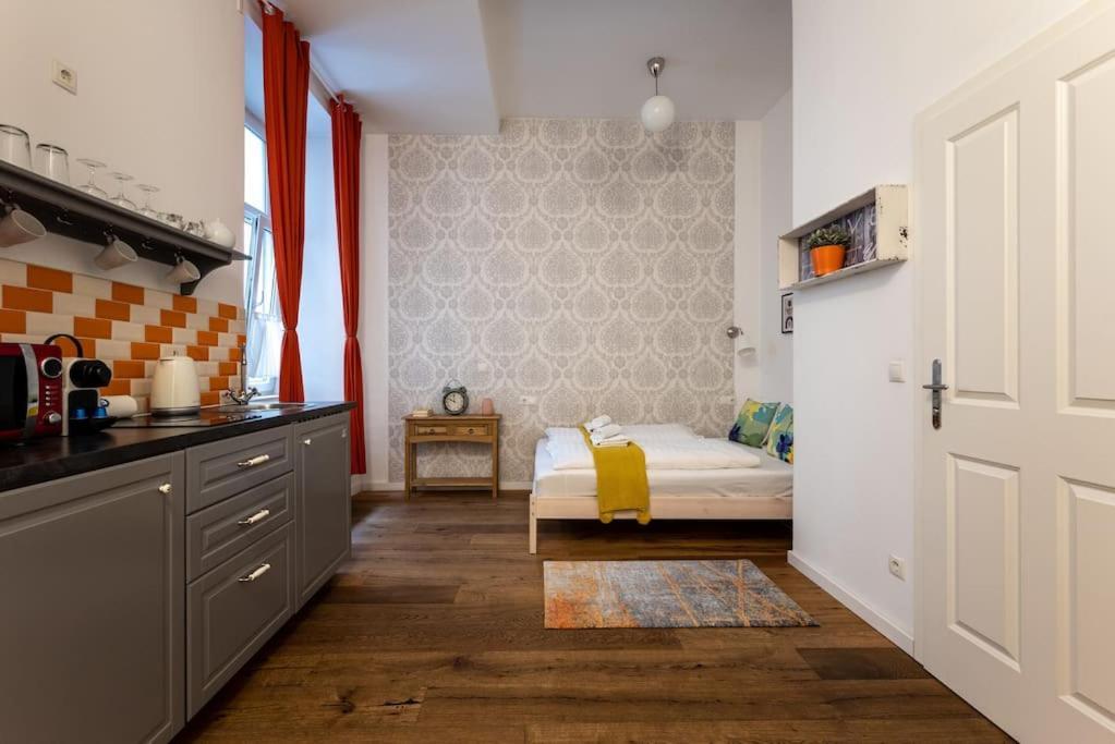 Compact Near Center By Hm Wien